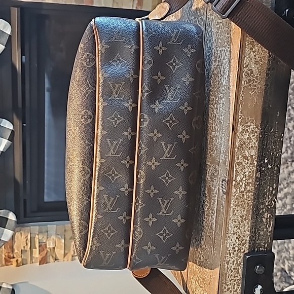 🔥1HRSALE🔥Louis Vuitton Reporter GM - Picture 4 of 17